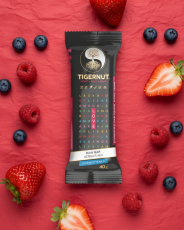 TIGERNUT RAW bar with berries