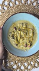 Tigernuss-Proteinbrei mit Matcha und Cranberries