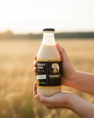 Rastlinný nápoj z tigrieho orecha s datlami a škoricou