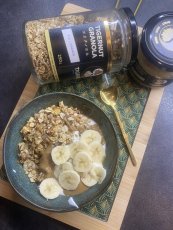 Granola z lupienkov lúpaného tigrieho orecha z Valencie s figami a pomarančom