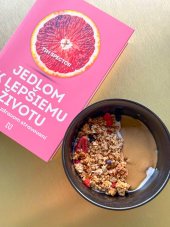 Granola z tygřích ořechů s bobulemi a goji